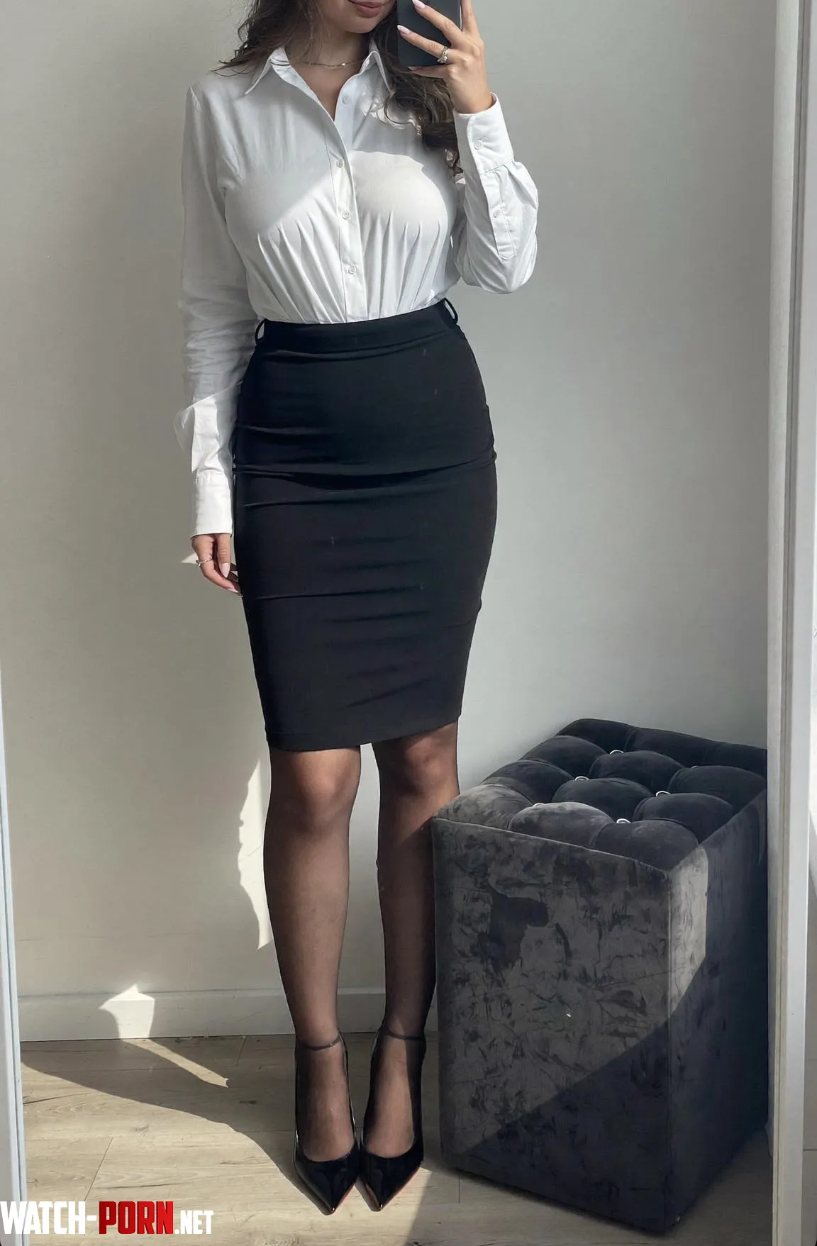Very basic today but that’s the outfit of a real secretary by Level-Design6011