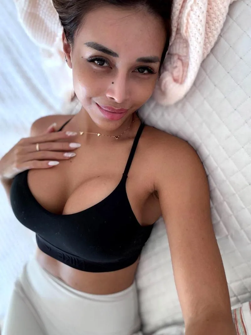 Thumbnail Let's stay in bed