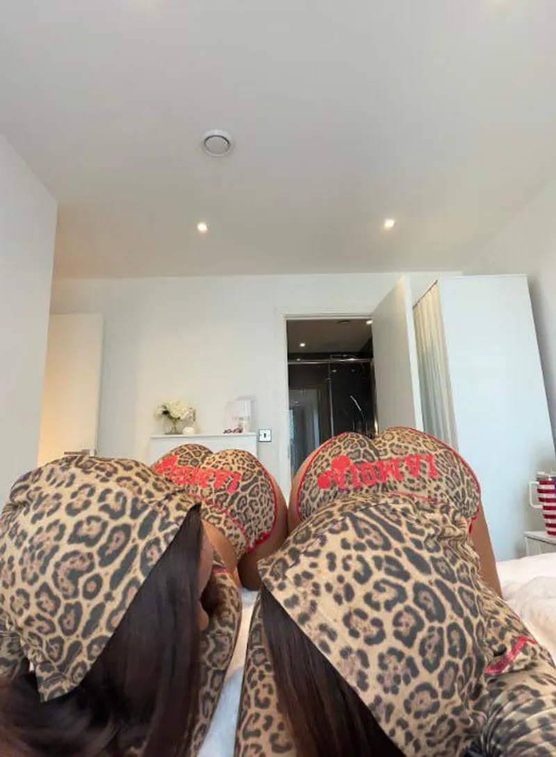 Thumbnail Get behind us and start spanking by Beaumontelys