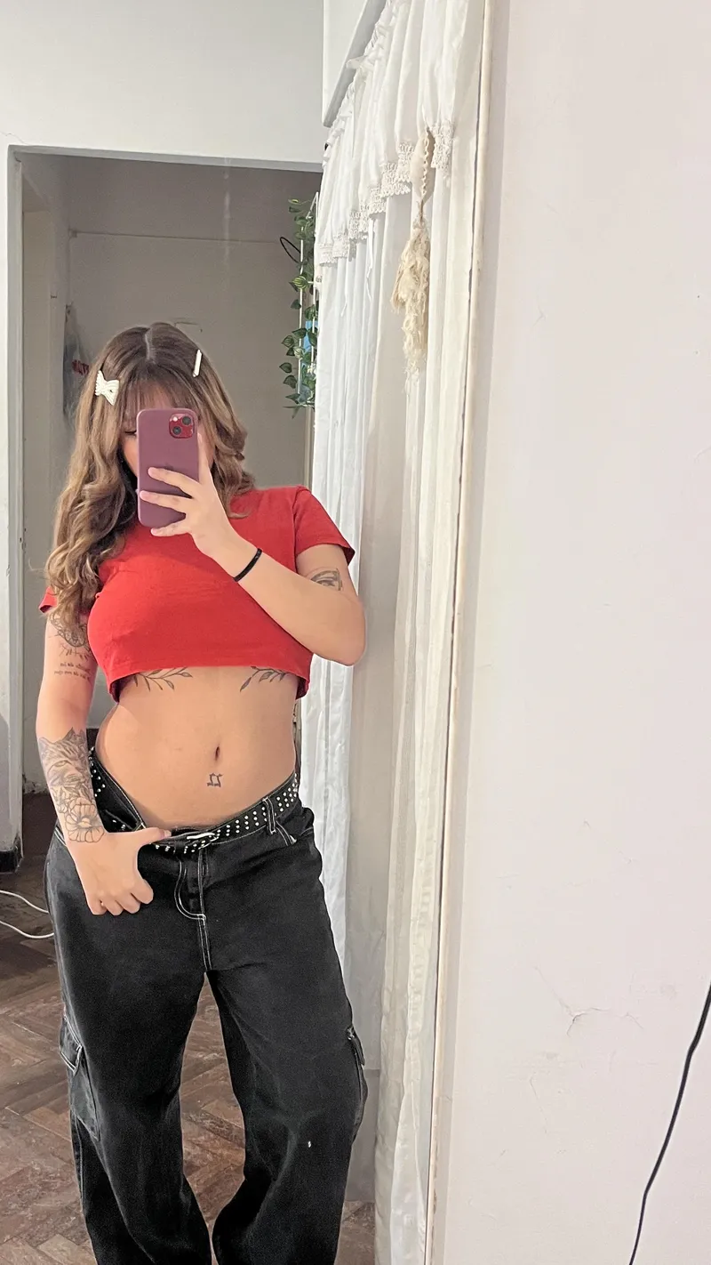 Thumbnail Red crop top today