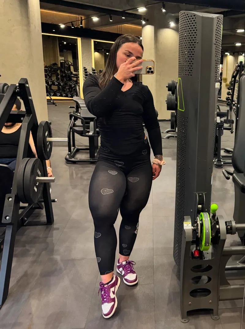 Thumbnail Do you like strong thighs?