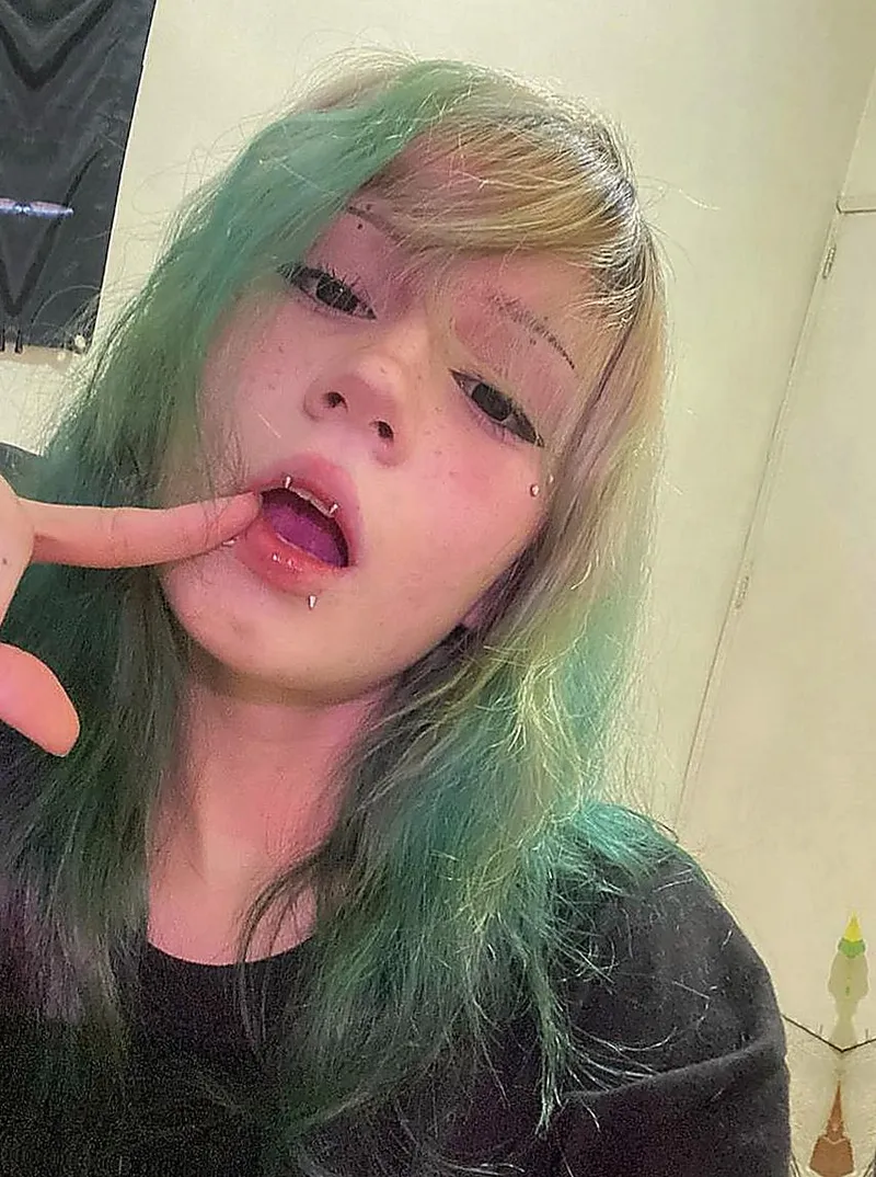 Thumbnail boyish looks make me sad