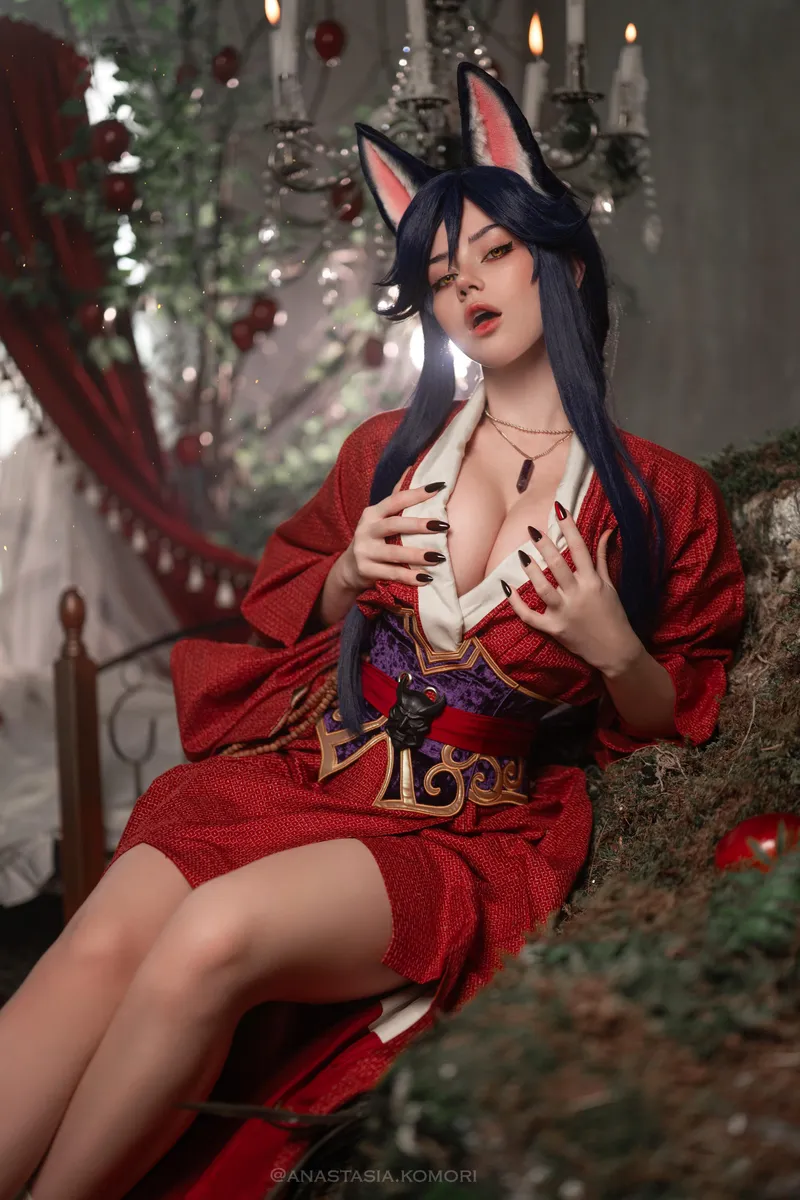 Thumbnail Shrine Maiden Ahri from League of Legends by Anastasia Komori