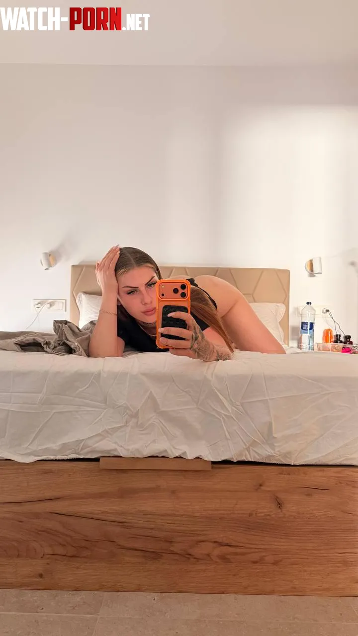 Vill du se hur en tjej på 18 ser ut naken?😘 by HingeVector
