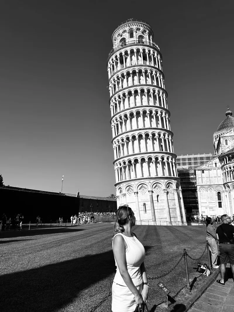 Thumbnail Bigger stress on her back than on the foundations of Pisa tower