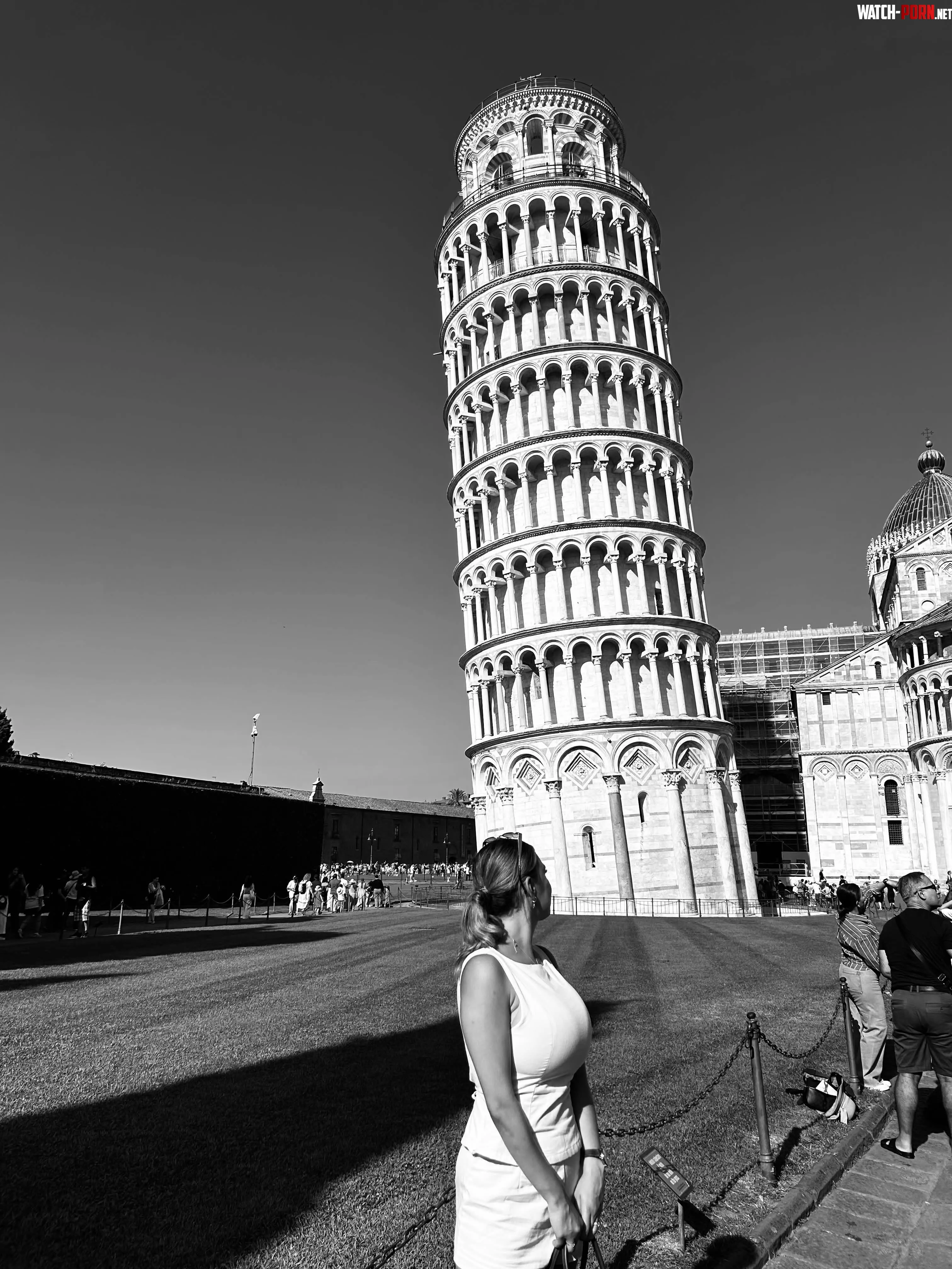 Bigger stress on her back than on the foundations of Pisa tower by Falconni