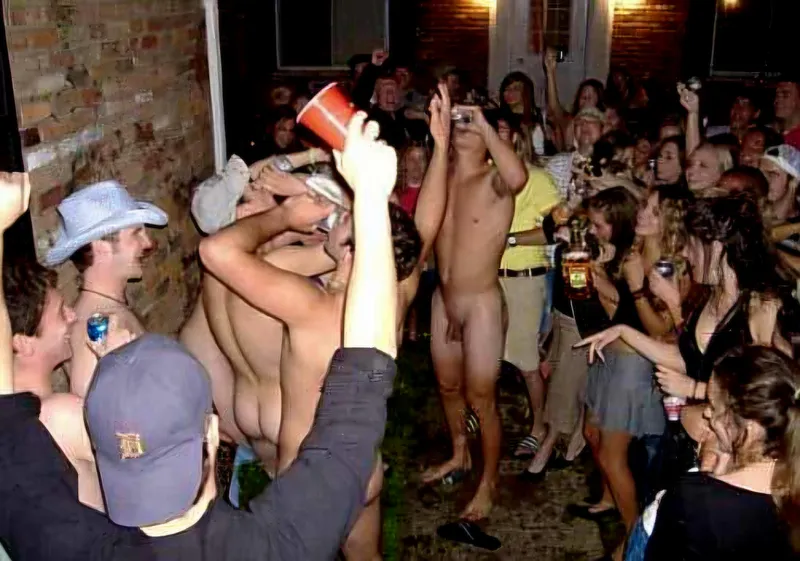 Thumbnail Male college students naked for an audience of their peers, love how they filled the front row of seating with women