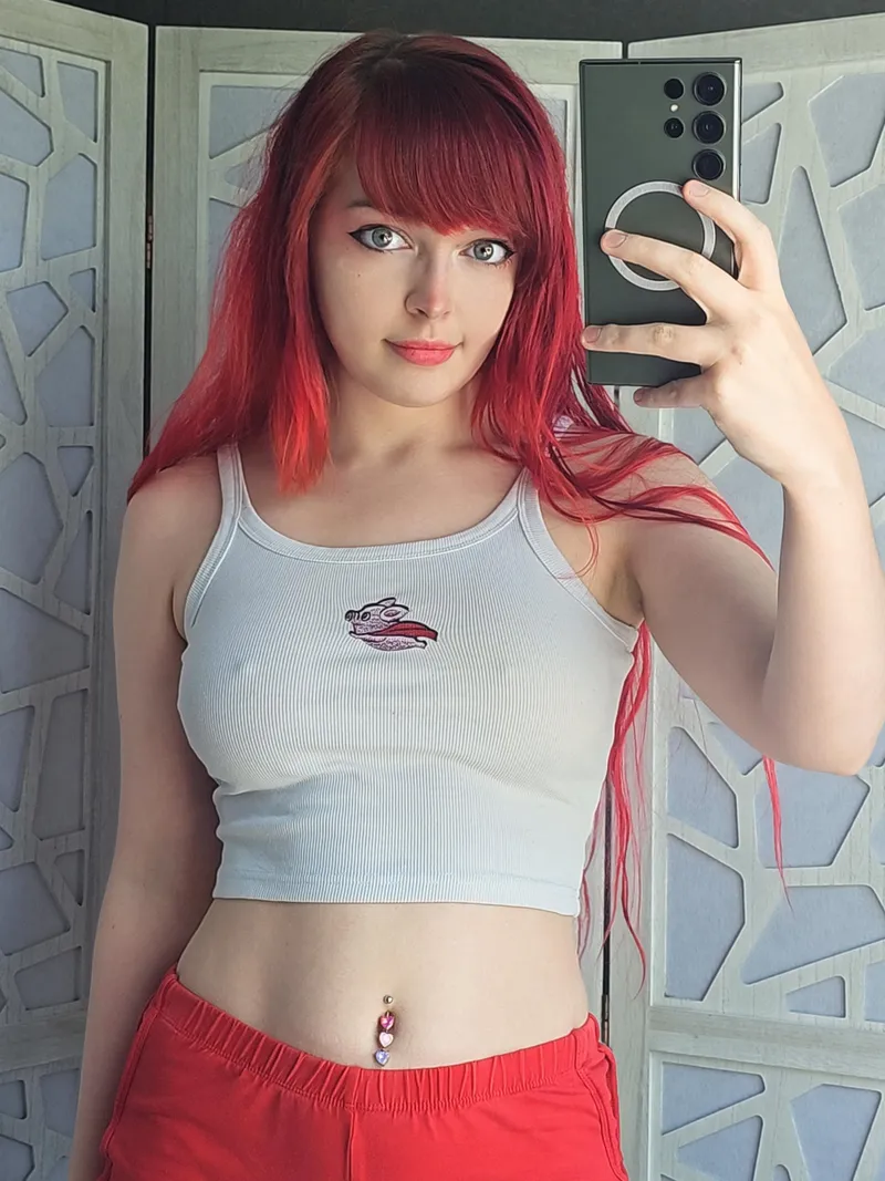 Thumbnail Love the pig on this top :3