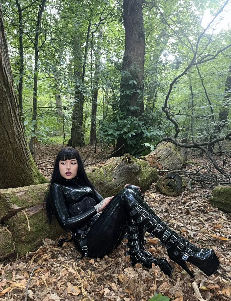 Thumbnail Wanna frolic through the woods in latex together?