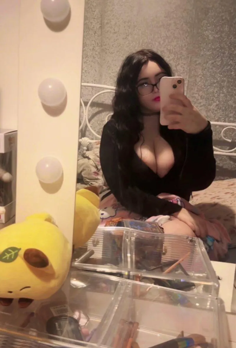 Thumbnail I’d be ur goth gf