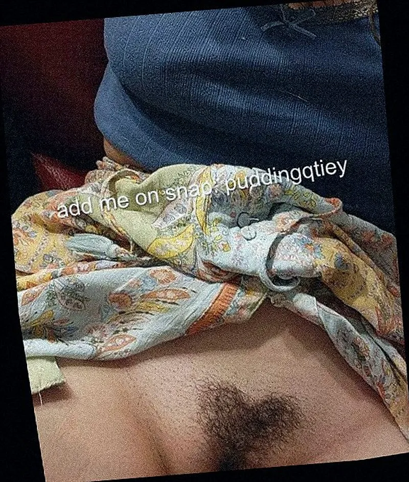 Thumbnail attractive woman makes naked man cum in public