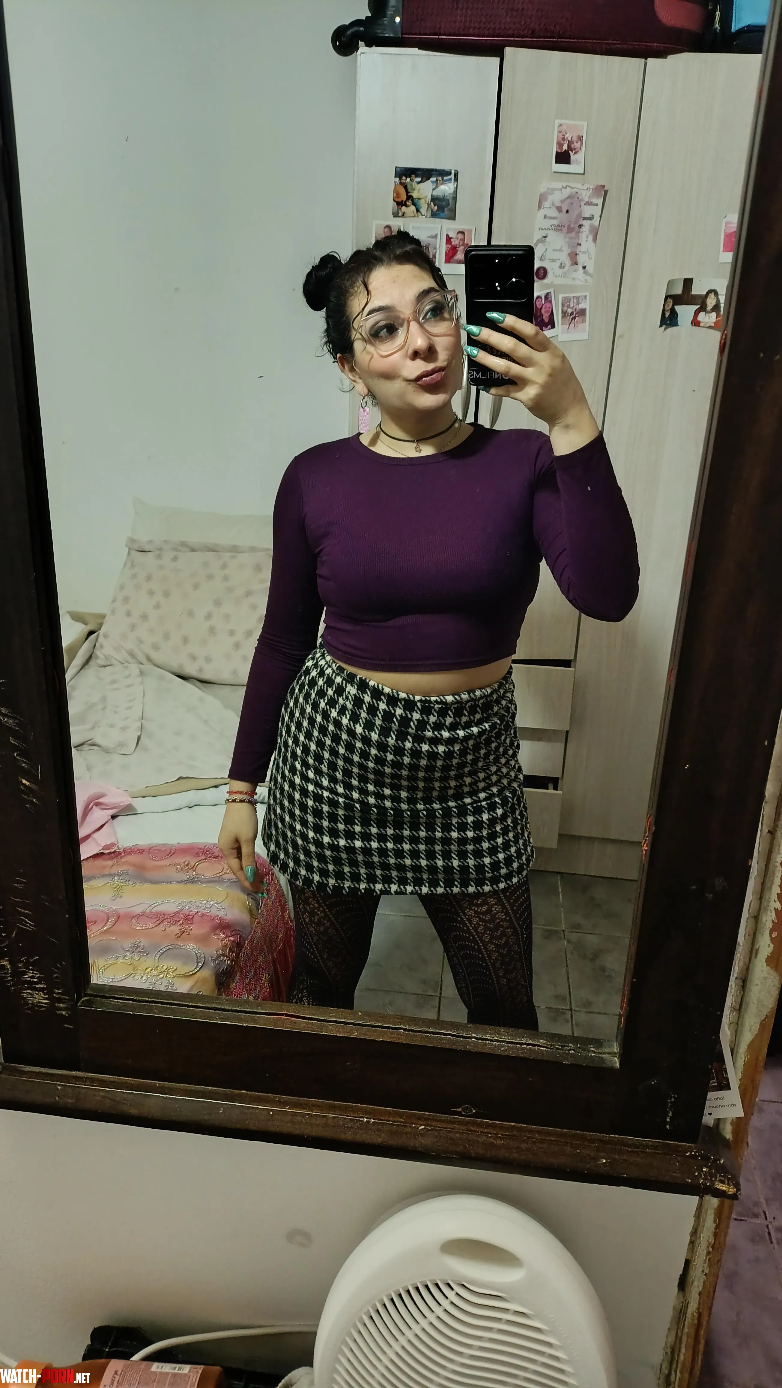 Is it okay not to have a "hegemonic" body and still wear a crop top? by This-Ad-6510