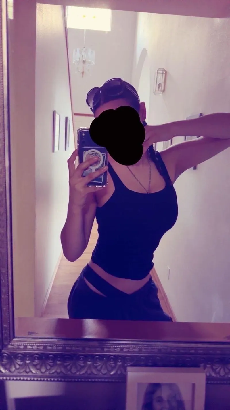 Thumbnail F4F looking for a cute dork to bounce by her panties. Dm me