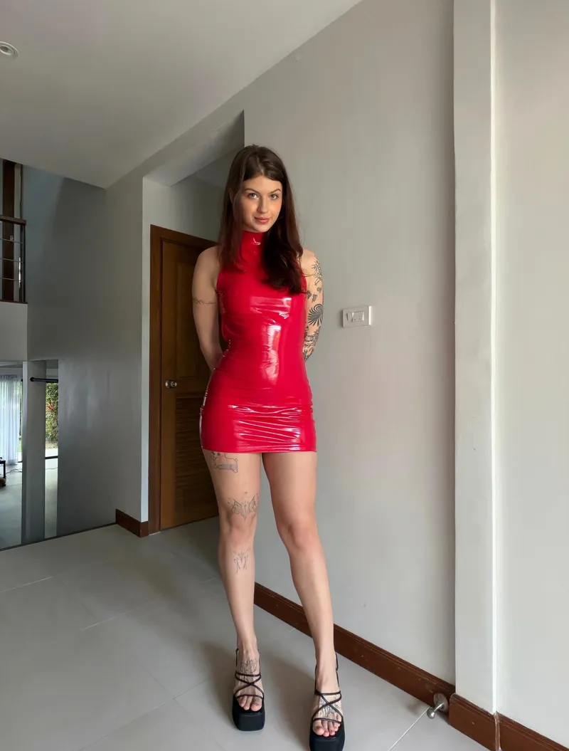 Thumbnail Red latex dress hugging every curve