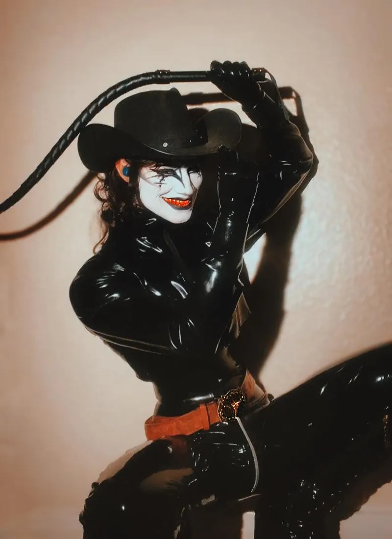 Thumbnail My whip went perfectly with this outfit