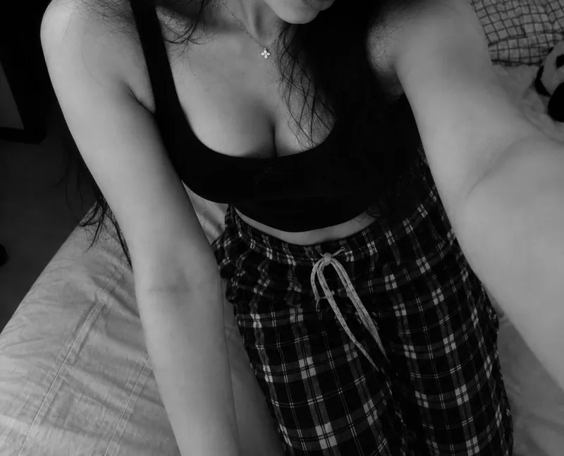 Thumbnail Hows the outfit :3