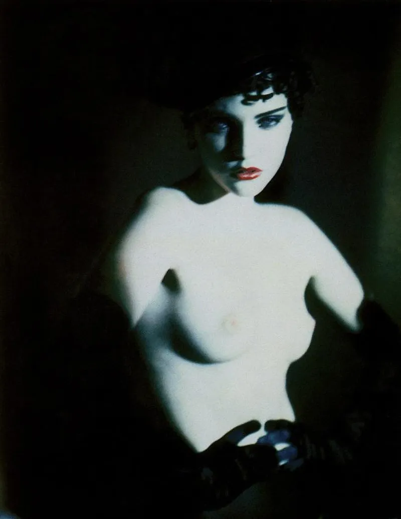 Thumbnail Nadja Auermann | French PHOTO, 12-2000 | ph. Paolo Roversi