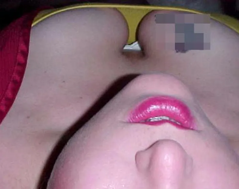 Thumbnail DD Wife Downblouse