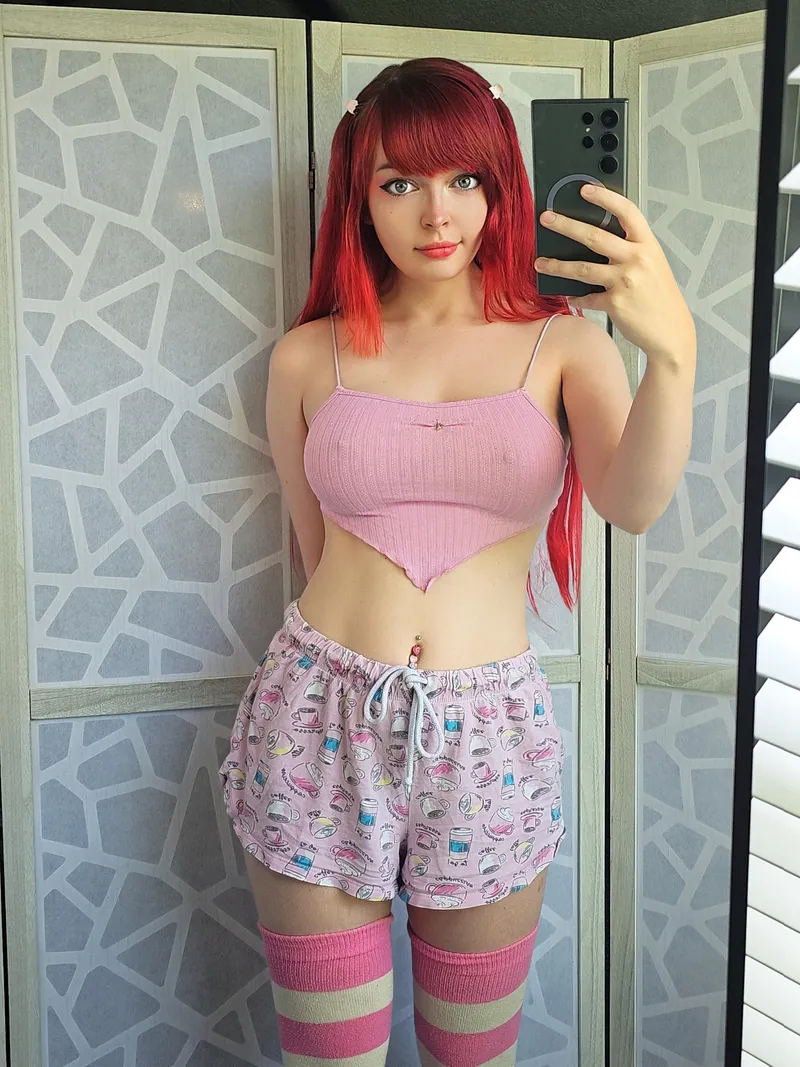 Thumbnail Little pink crop top :3