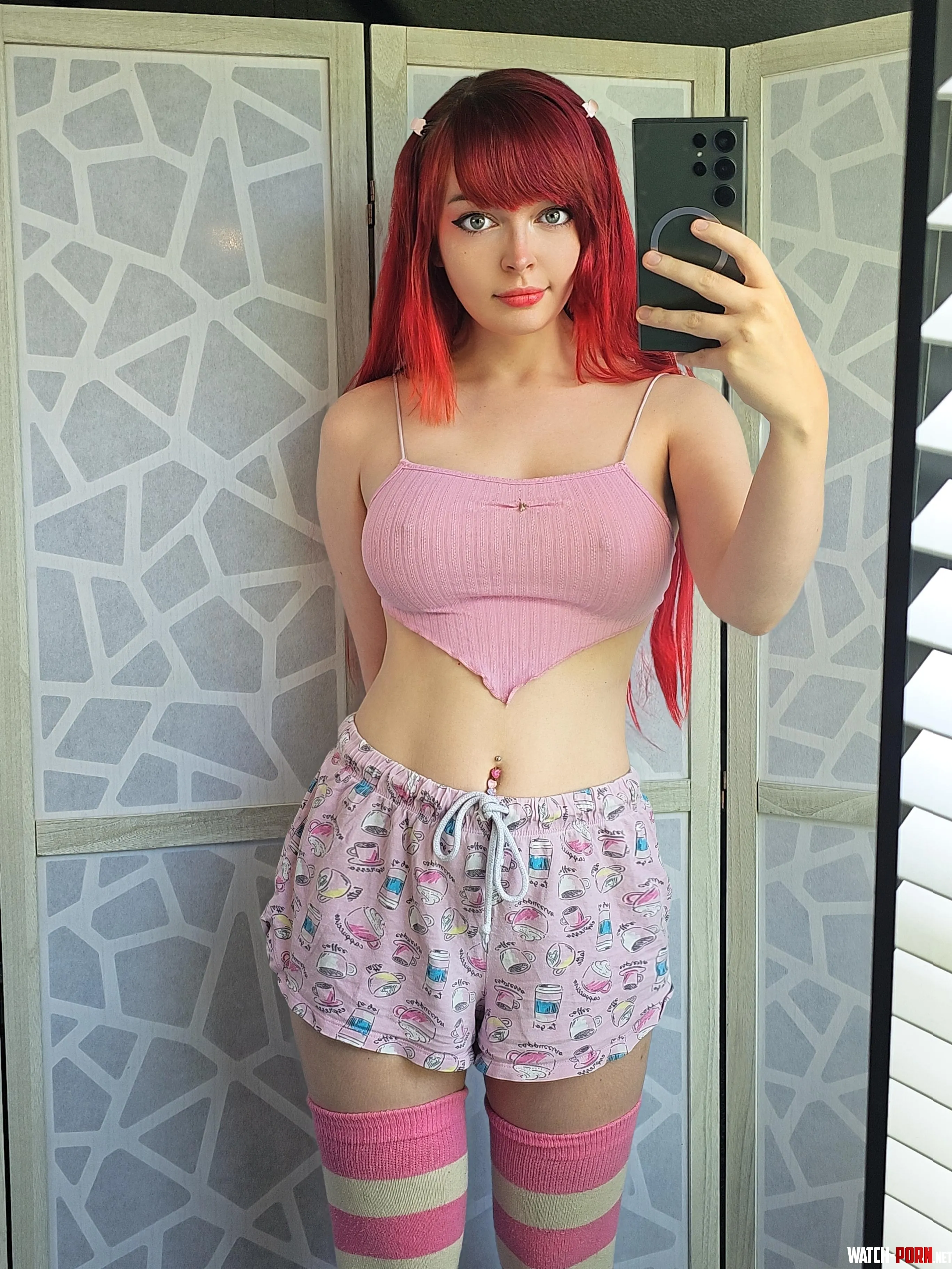 Little pink crop top :3 by Astro_bunnies