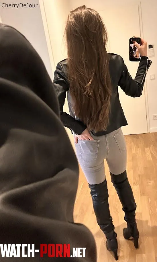 Selfie shot in the mirror before heading out by CherryDeJour