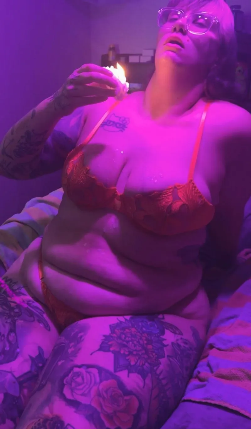 Thumbnail Slow burn and heavy drips, exactly how I like it. Watch it pool. 🖤🕯️