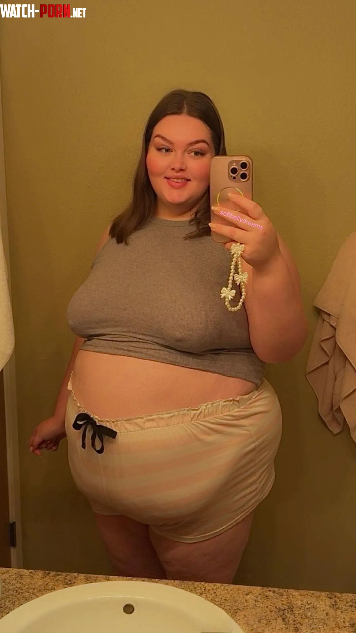 Feeling fat and sexy in the best way by softbellydreams
