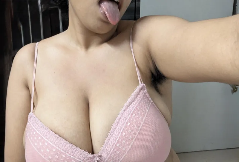 Thumbnail Sniff or lick?