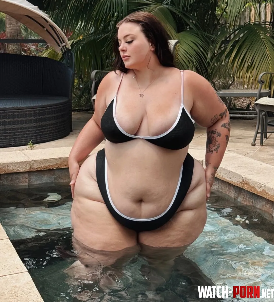 big belly, huge boobs, just feeling cute today by Snowangelcake