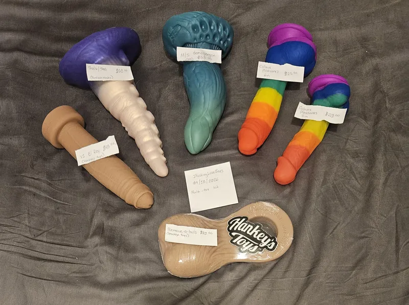 Thumbnail Looking to sell multi-toy lot, various makers