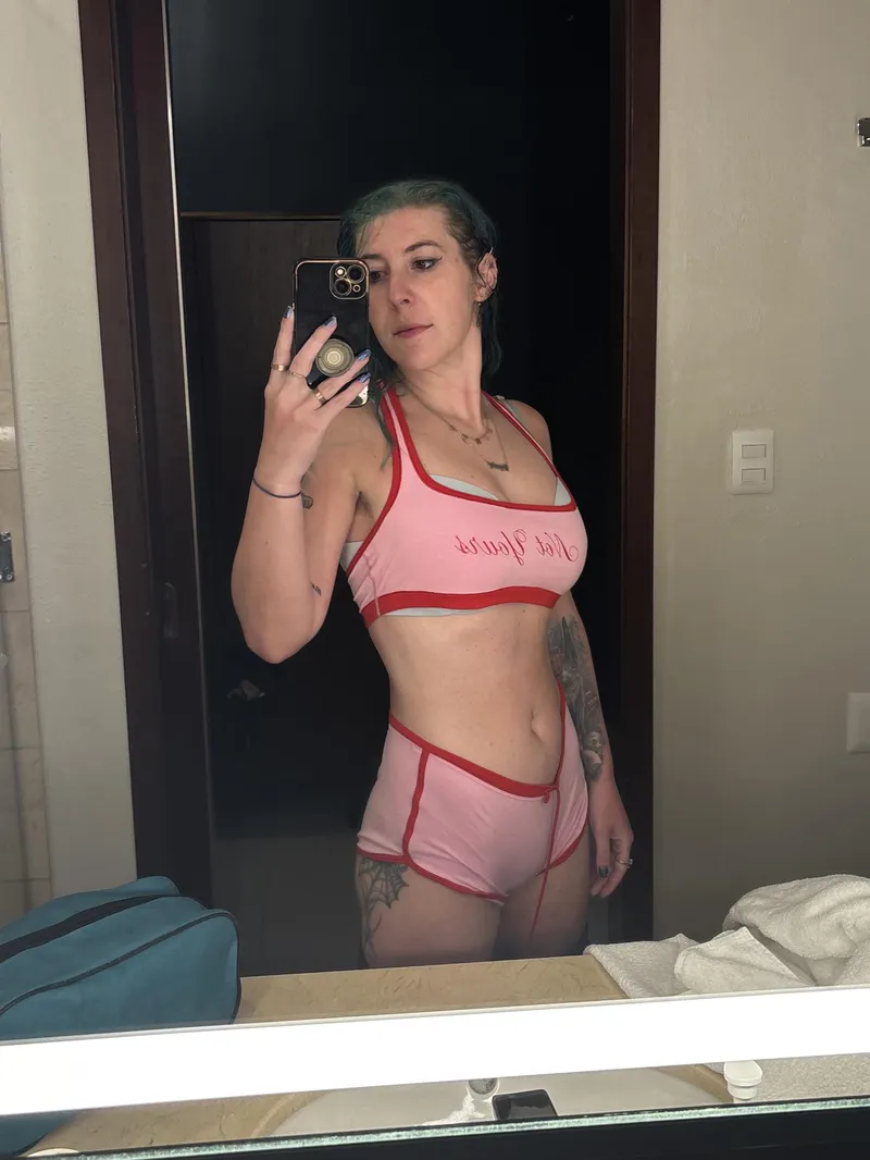 Thumbnail Tatted in pink
