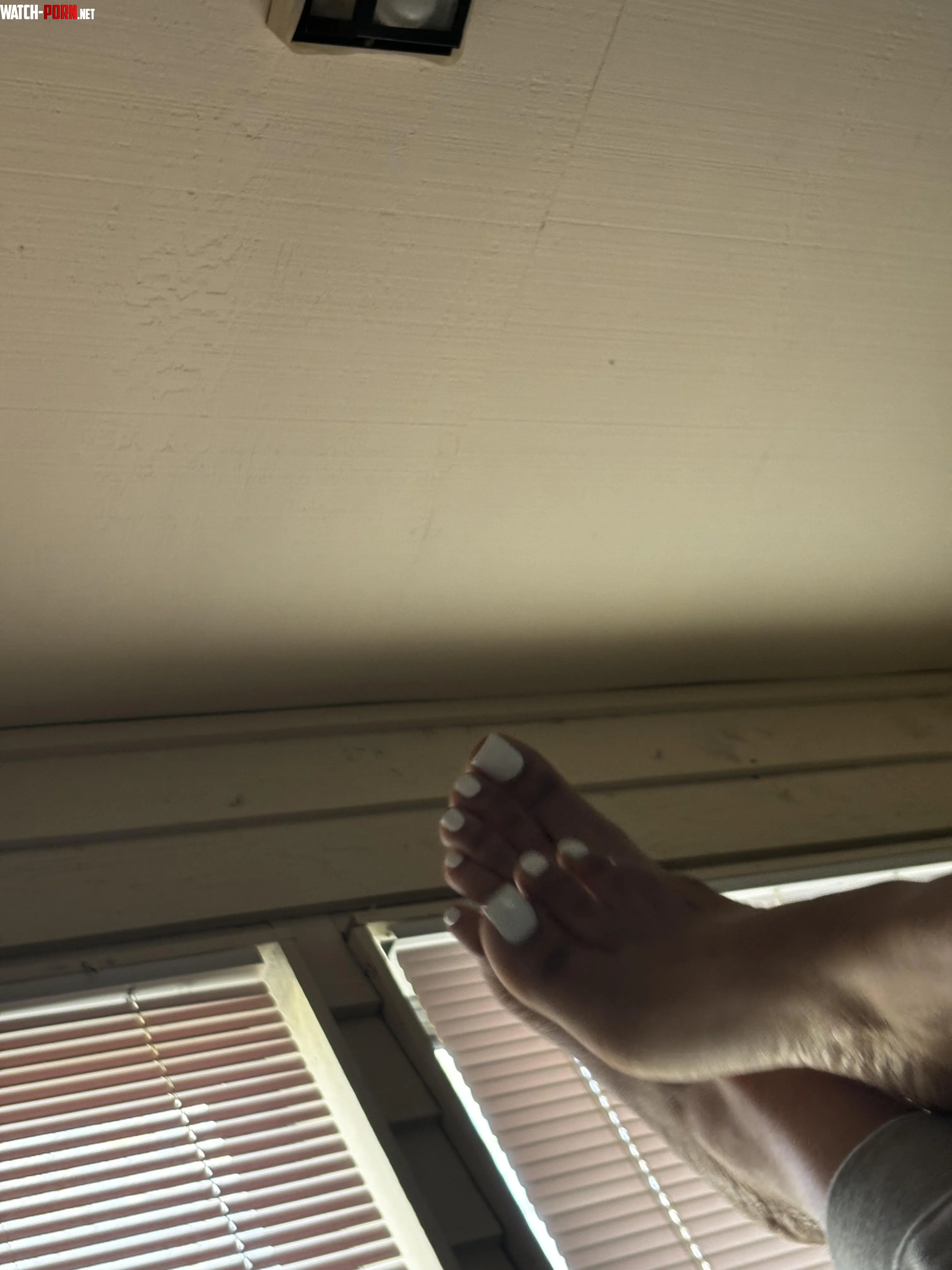 Rate my white toes OC by prettytoeswif