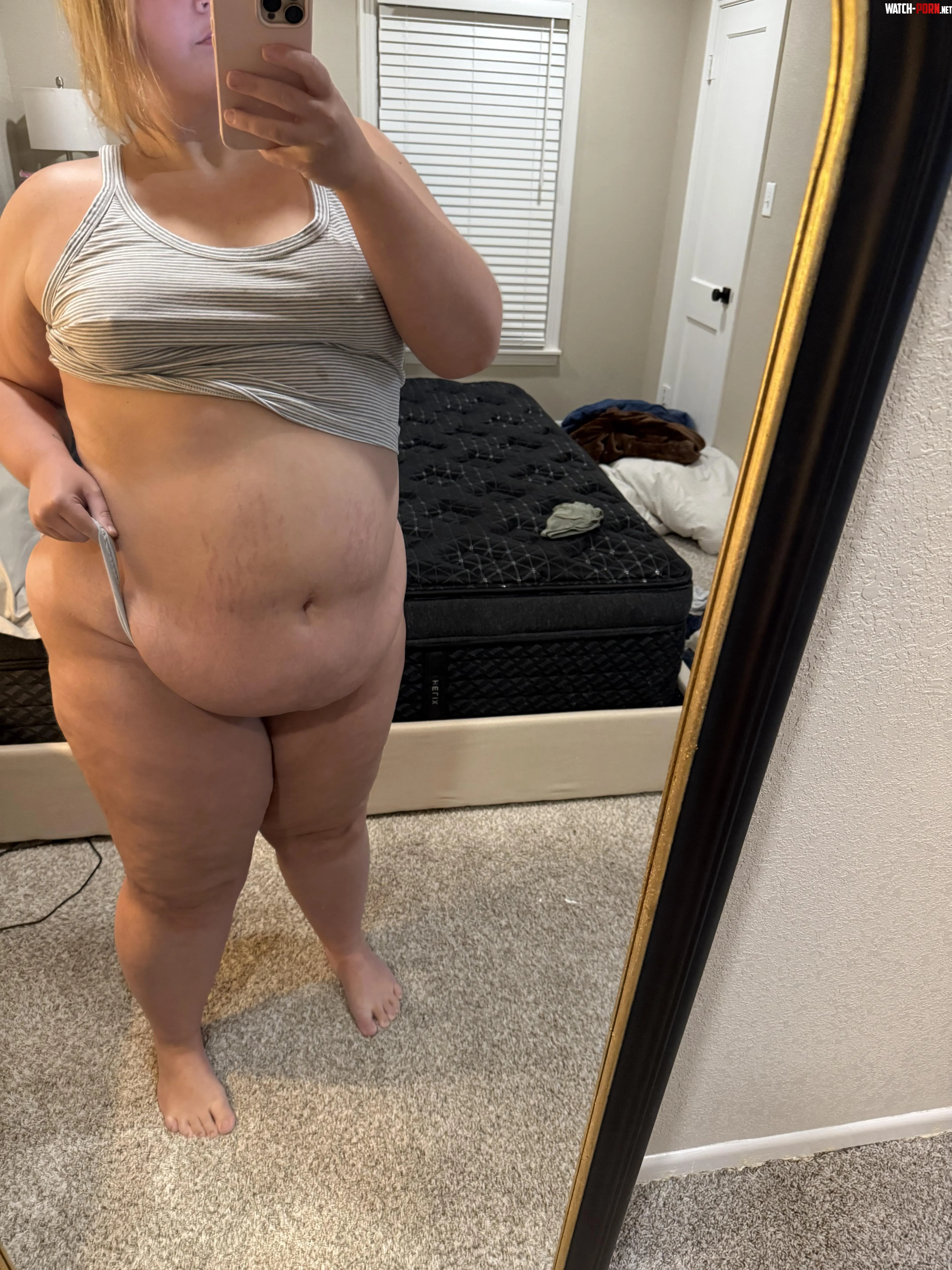 this fatty needs fed 🤤 by curvyyycamille