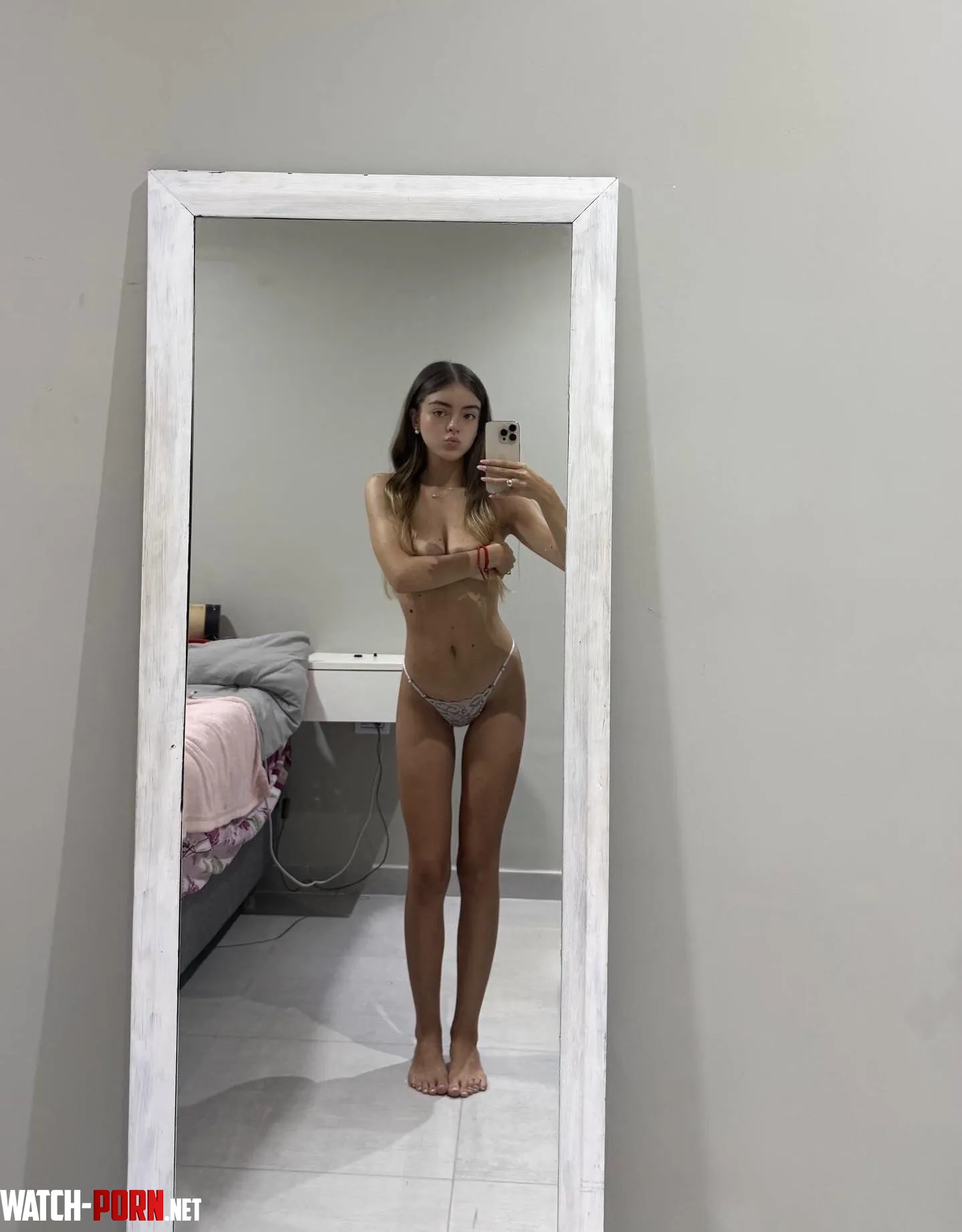 F18 do u like my sexy and petite shape by xPeachieLovve
