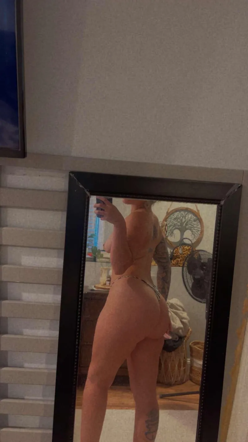 Thumbnail How’s my ass look in this thong