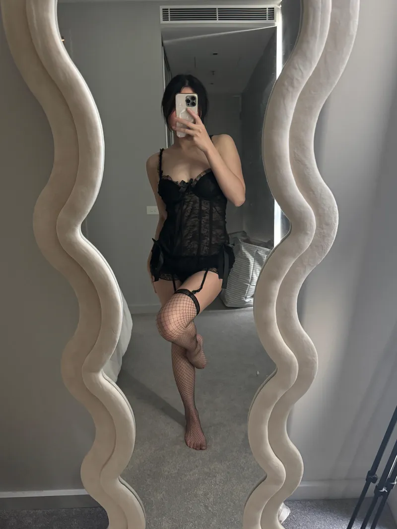 Thumbnail All in black because I'm in mourning for your self-control 😉