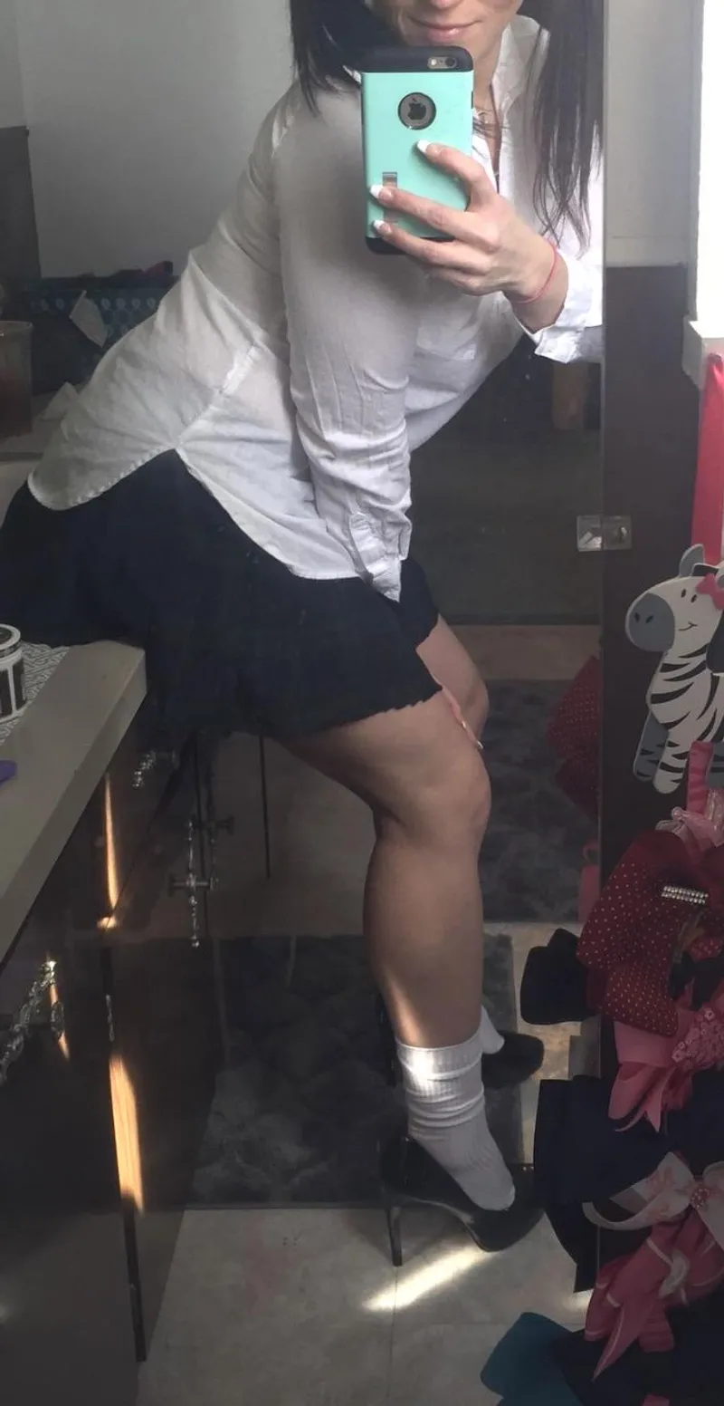 Thumbnail (F) 35 - trying on an outfit to have a little fun