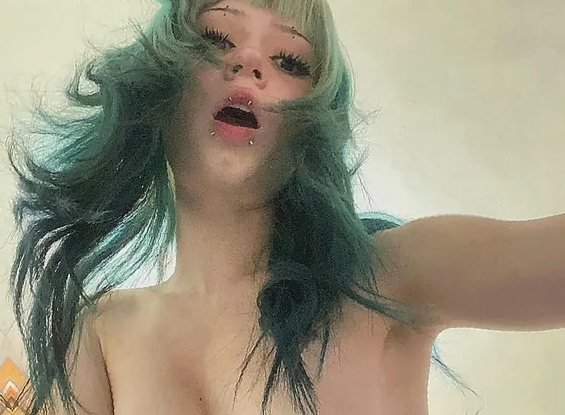 Thumbnail My small boobs look pathetic