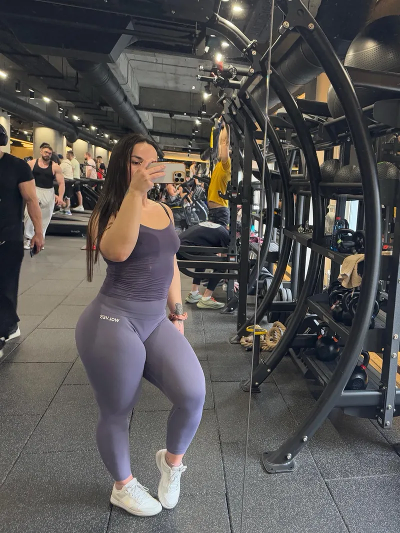 Thumbnail Thick thighs