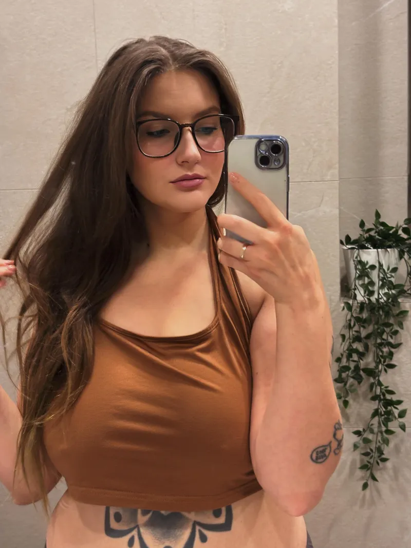 Thumbnail wearing glasses