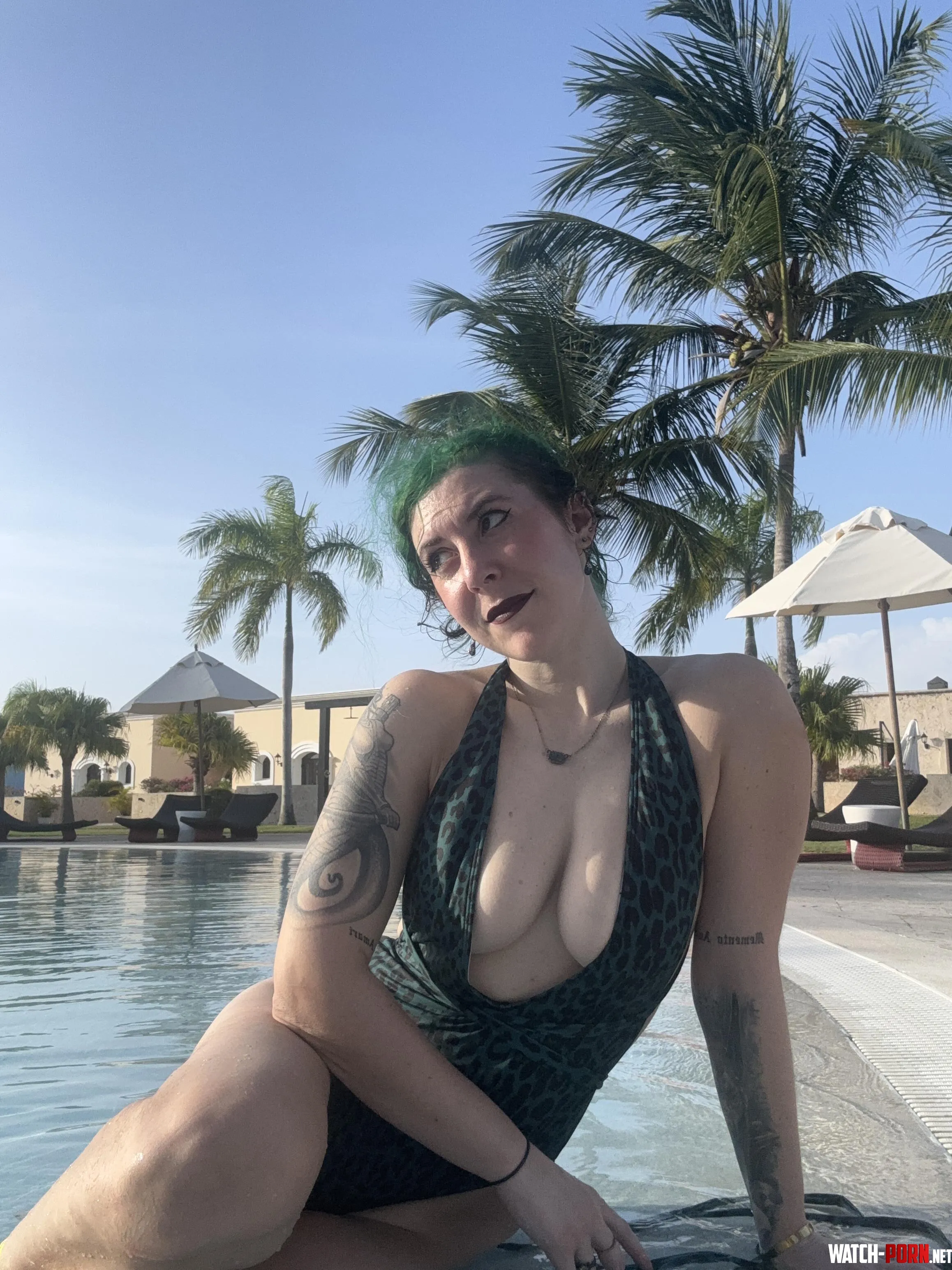 Paradise by sirenskiss3