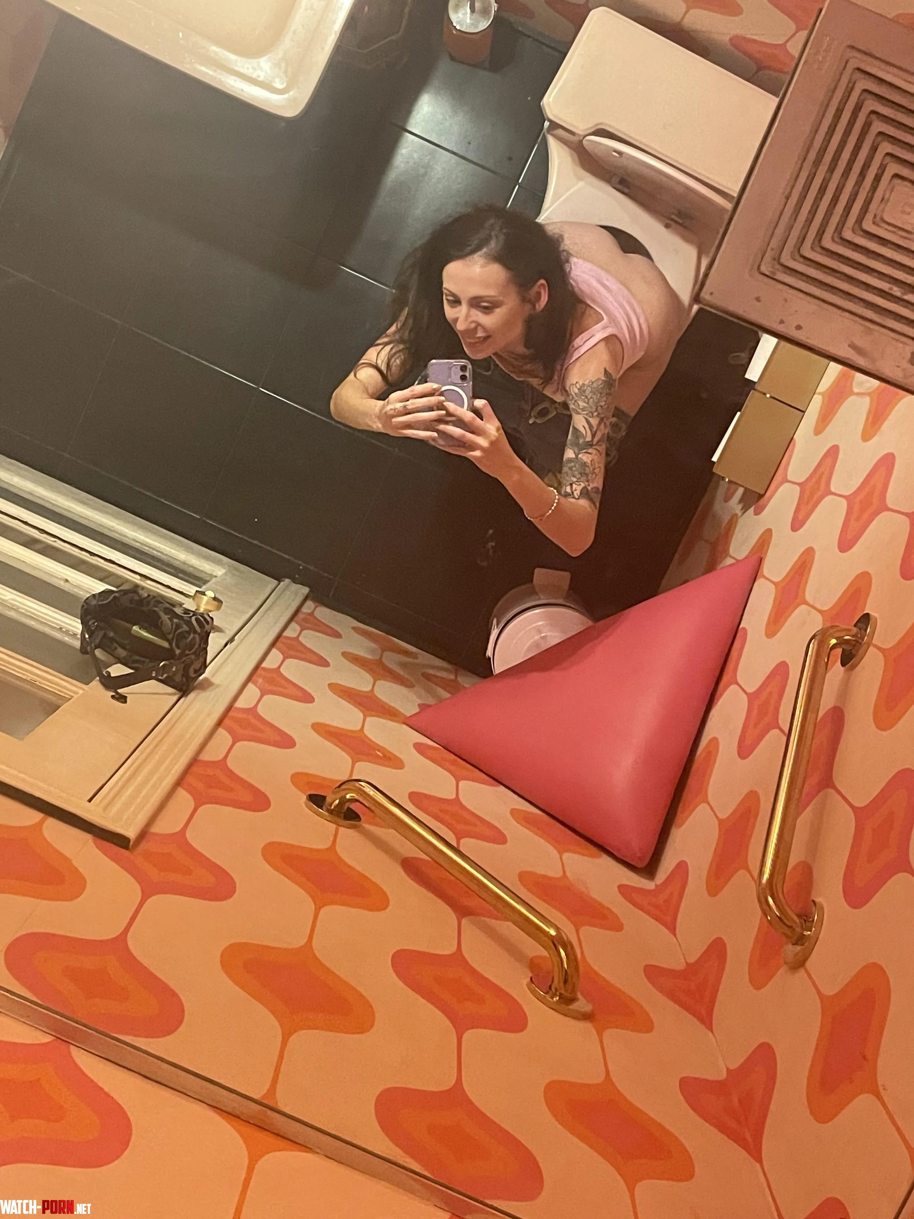 How’s this for a mirror selfie?🤣 by franticpanicx