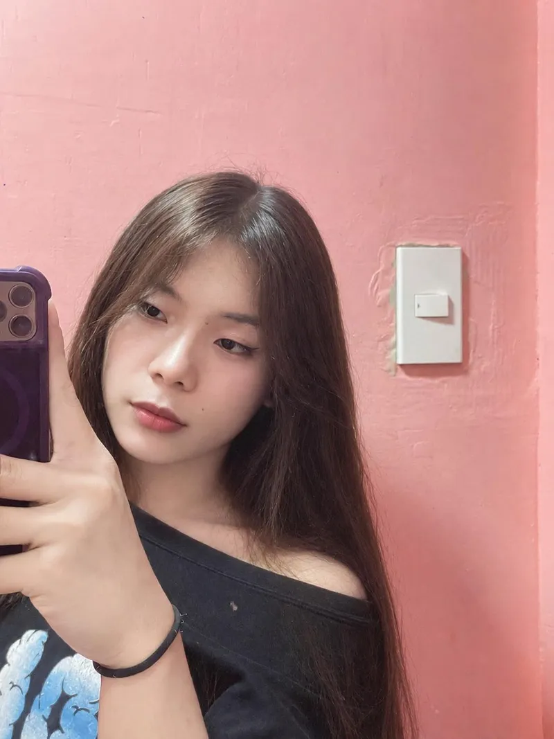 Thumbnail Am i pretty