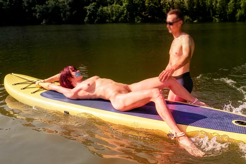 Thumbnail Catching the last summer sun [OC][F][M]