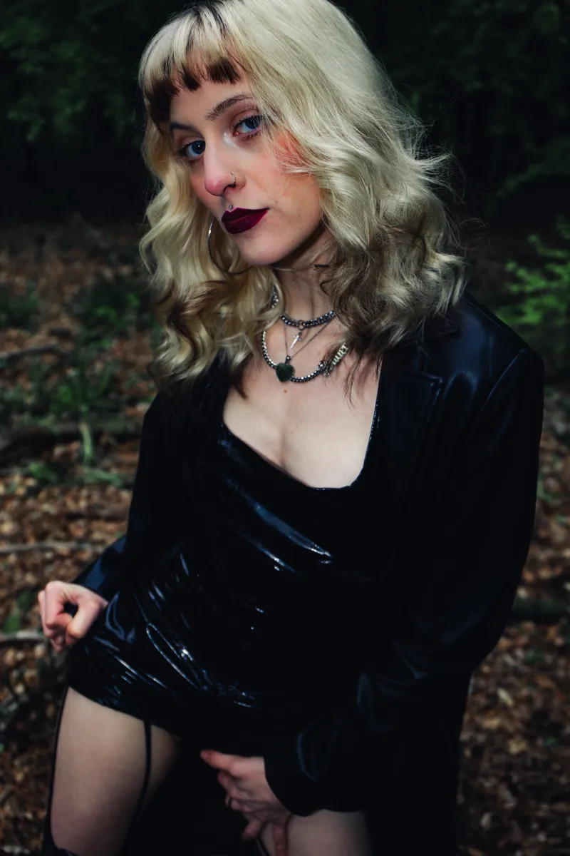 Thumbnail Do leather and pvc look good together?
