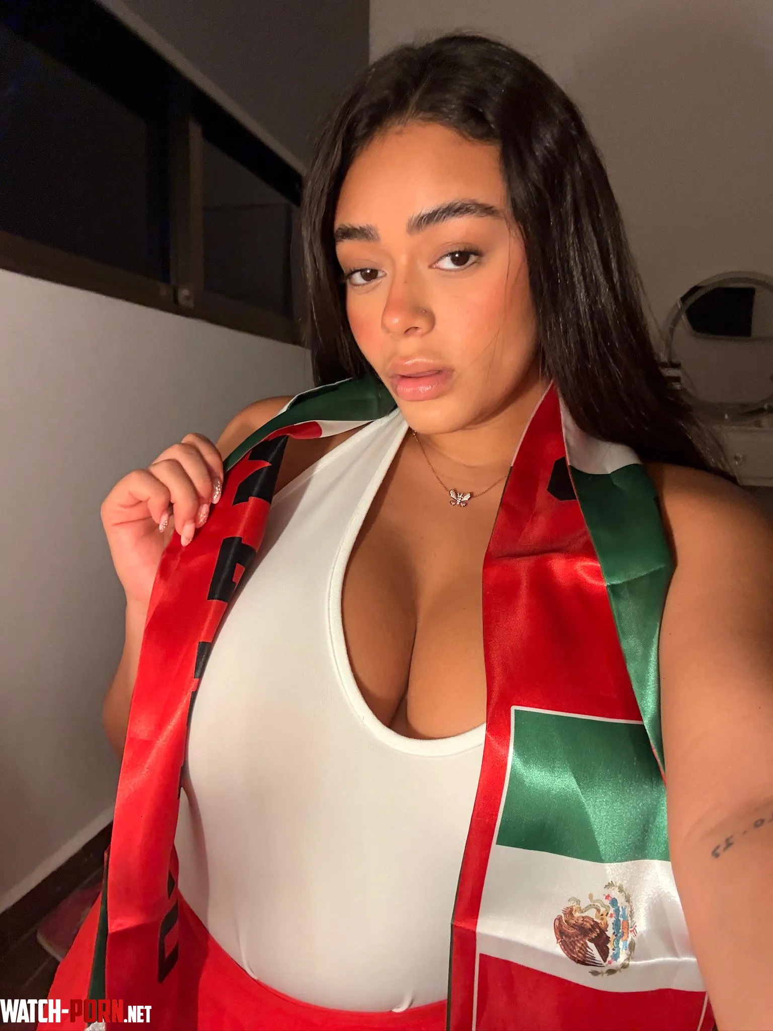 representing hot mexicanas today, cause we do it better!! Feliz dia 🇲🇽 by lolitats11