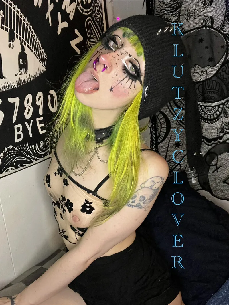 Thumbnail a late night snack ;b <3