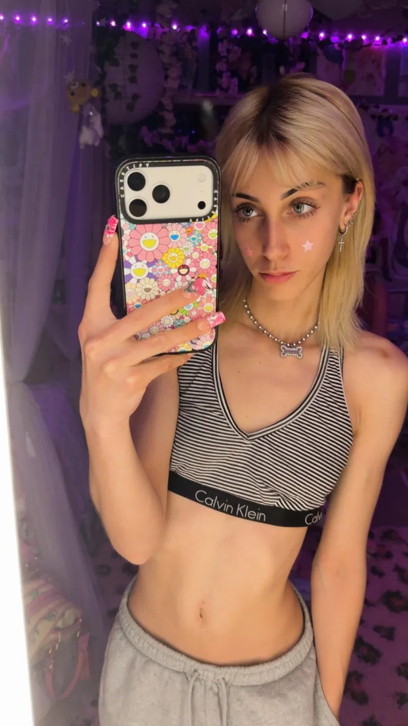 Thumbnail Close up mirror selfie with my stars.