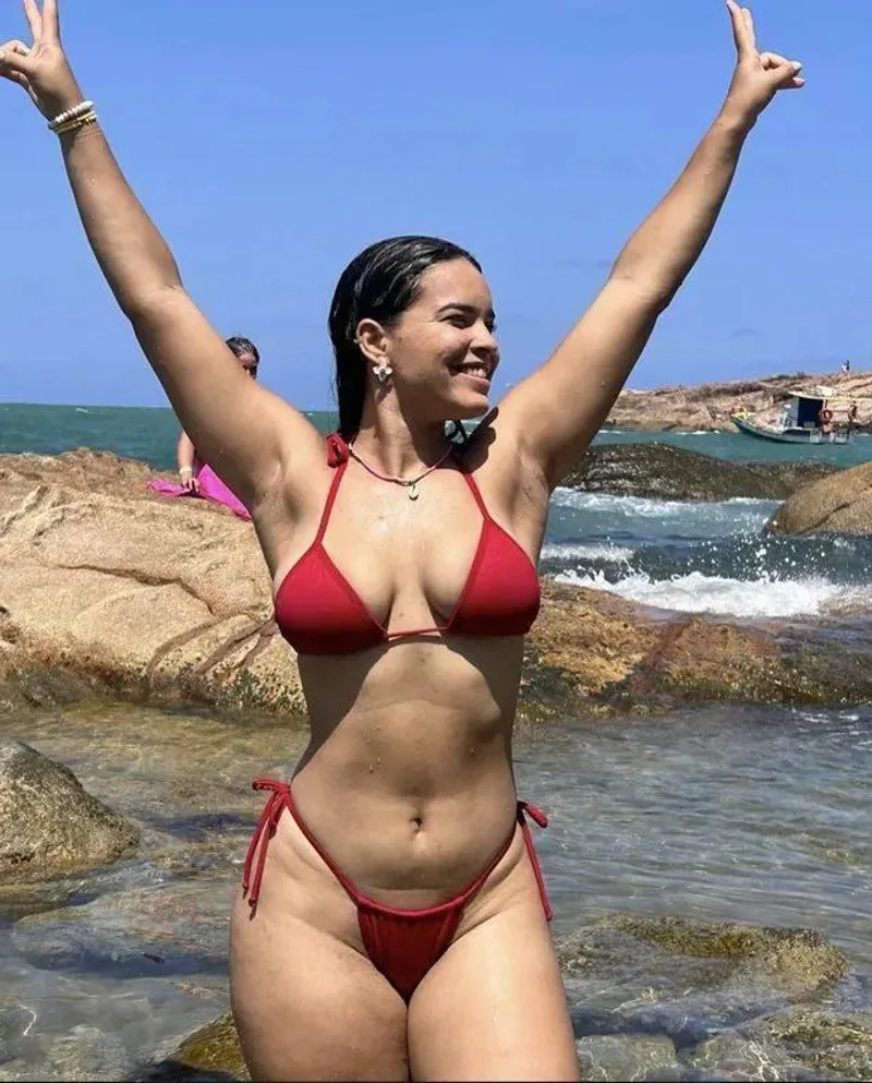 Thumbnail Victorious Red Bikini