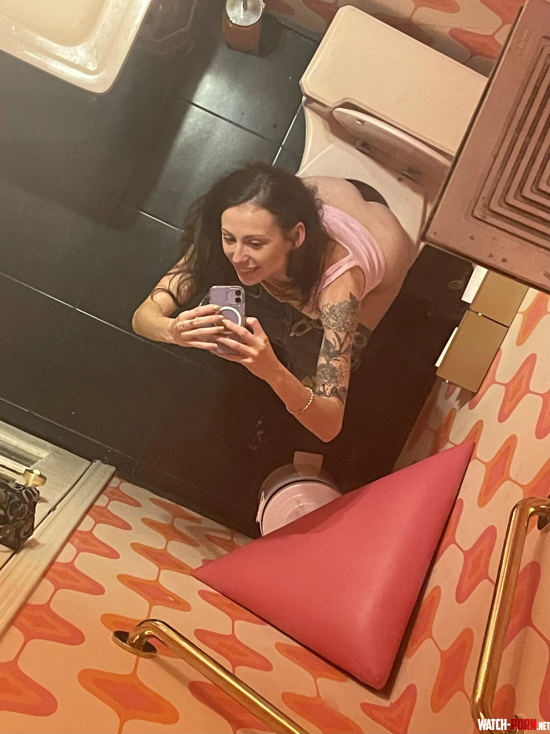 How’s this for a mirror selfie🤣 by franticpanicx